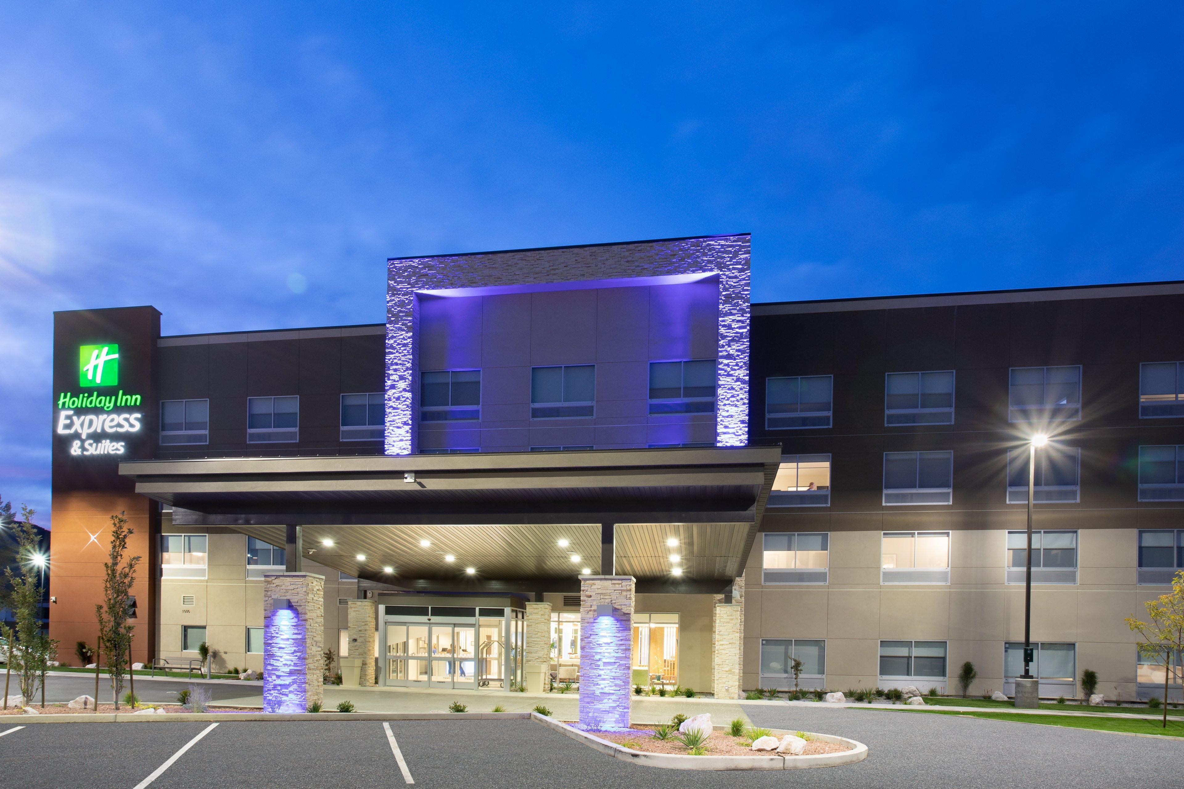Holiday Inn Express & Suites - Ely By Ihg Exterior photo
