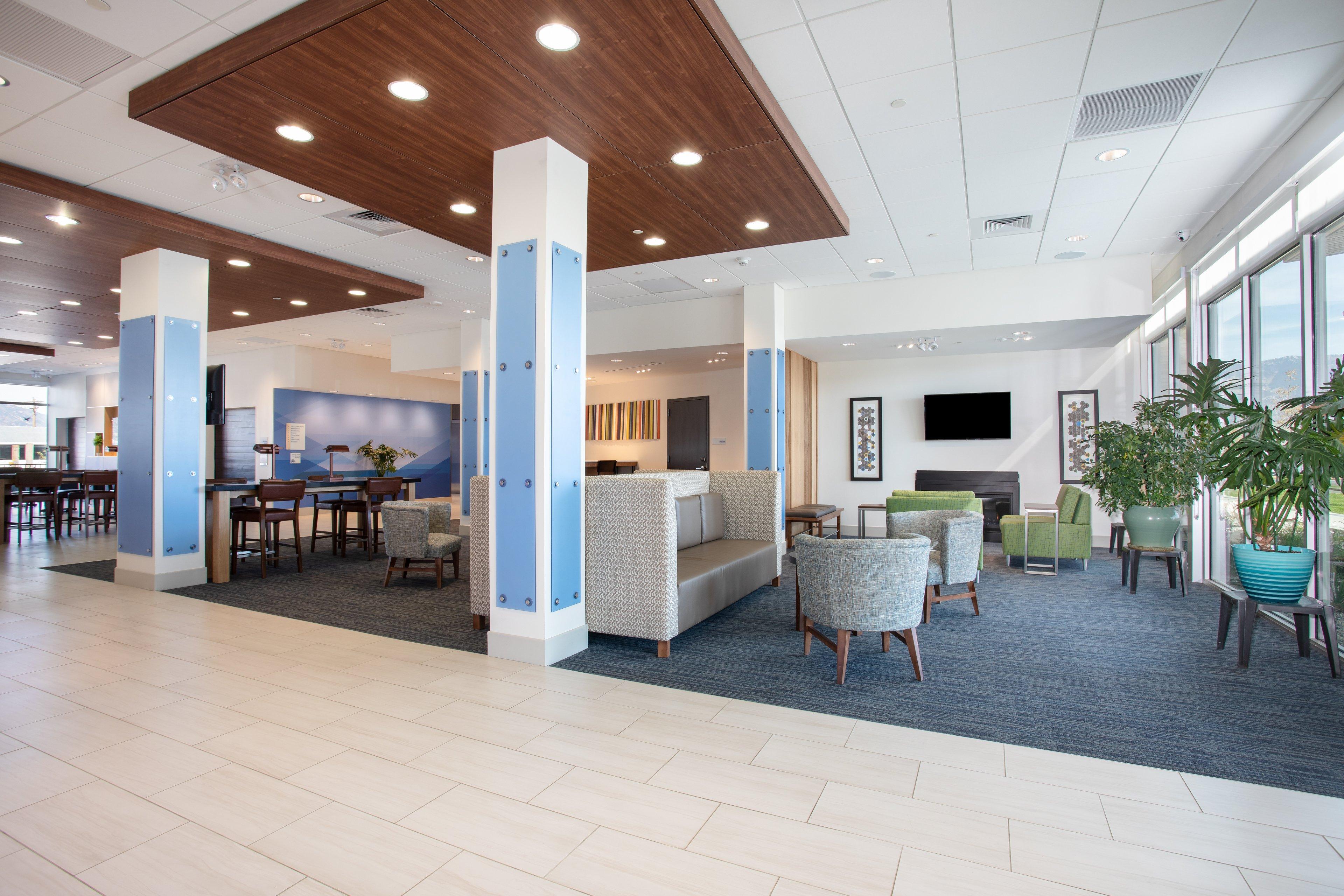 Holiday Inn Express & Suites - Ely By Ihg Exterior photo